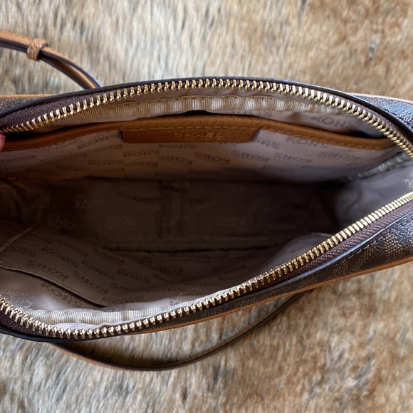 Michael Kors Crossbody Purse - Picture 12 of 16